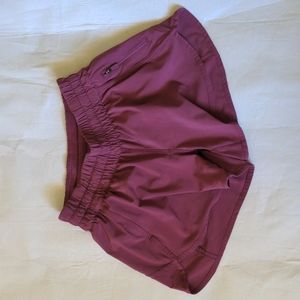 Lululemon Hotty Hot Short 2.5" Size 4
